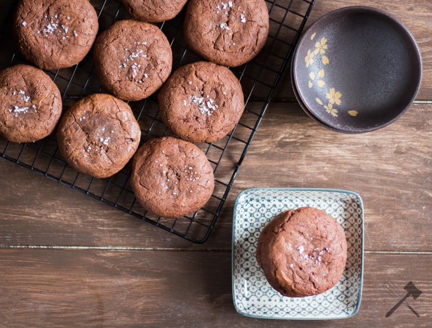 Schokoladen Cookies mit Nutellafüllung und Meersalz - Law of Baking